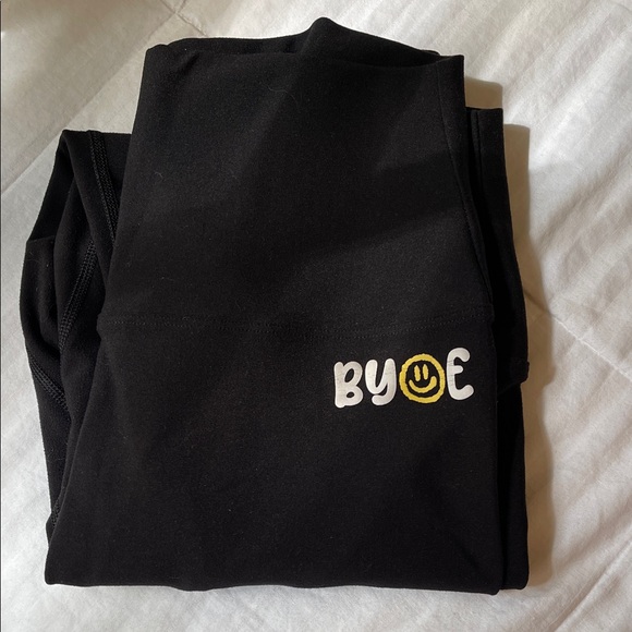 Peloton Pants - Peloton Black High-Waist Leggings Women’s Large Logo Print 7/8 Length